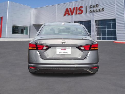 Used 2025 Nissan Altima 2.5 SV FWD image 6