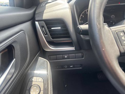 Used 2025 Nissan Rogue SV AWD/4WD image 36