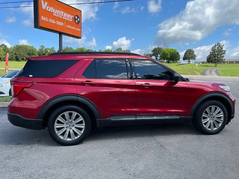 Used 2020 Ford Explorer XLT w/ Equipment Group 202A AWD/4WD image 10