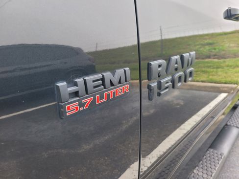 Used 2016 RAM 1500 Sport w/ Convenience Group image 9