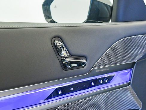 New 2026 BMW 750e xDrive w/ Executive Package image 25