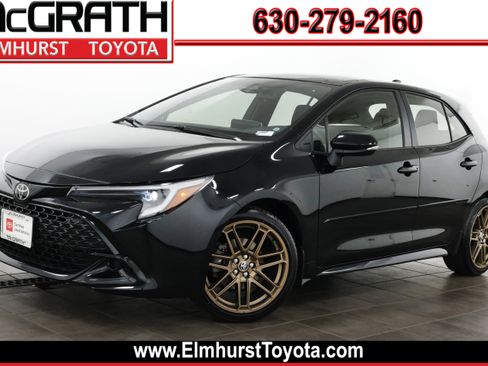 Certified 2025 Toyota Corolla Hatchback w/ SE Package FWD image 1