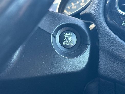 Used 2021 Jeep Compass Limited AWD/4WD image 24