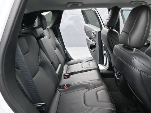 Used 2022 Jeep Cherokee Latitude Lux AWD/4WD image 19