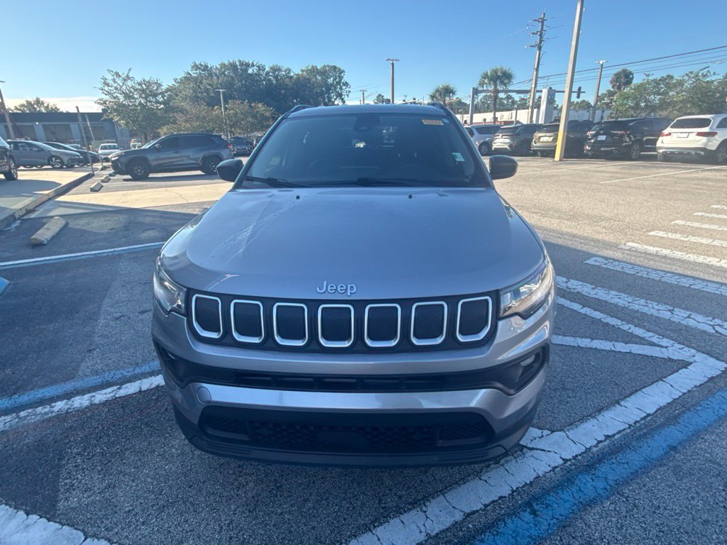 Used 2022 Jeep Compass Latitude AWD/4WD image 5