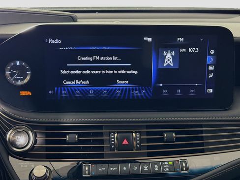 Used 2021 Lexus LS 500 RWD image 21