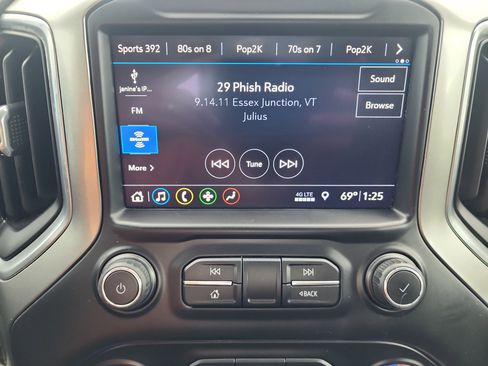 Used 2019 Chevrolet Silverado 1500 LT w/ All-Star Edition AWD/4WD image 18