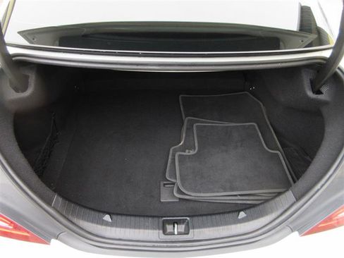 Used 2018 Mercedes-Benz CLA 250 4MATIC image 6