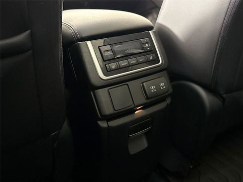 Used 2021 Subaru Ascent Limited w/ Technology Package AWD/4WD image 35