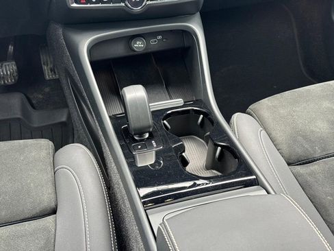 Certified 2023 Volvo C40 P8 Recharge Ultimate w/ Protection Package Premier AWD/4WD image 13