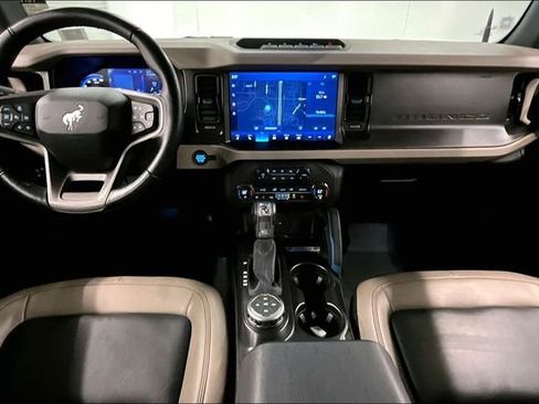 Used 2023 Ford Bronco Wildtrak image 19