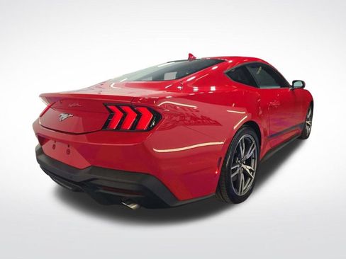 Used 2024 Ford Mustang Coupe RWD image 4