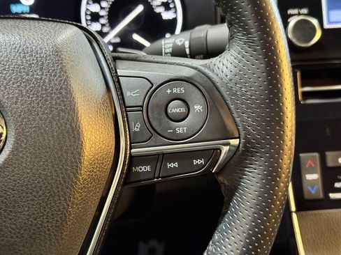 Used 2021 Toyota Avalon XSE image 18