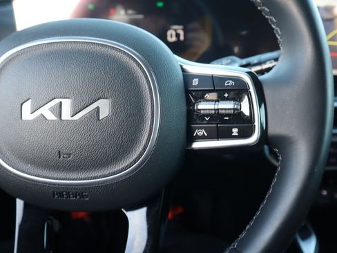 Used 2025 Kia Sorento S image 24
