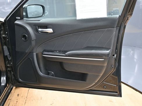 Used 2019 Dodge Charger SXT AWD/4WD image 36