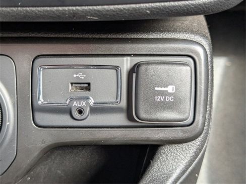 Used 2023 Jeep Renegade Latitude image 19