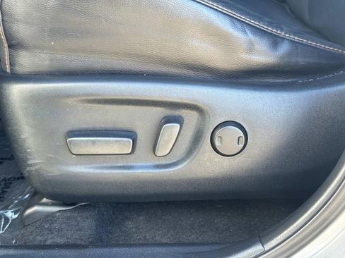 Used 2018 Toyota RAV4 SE w/ Advanced Technology Package image 21