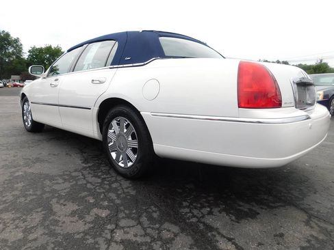 Used 2003 Lincoln Town Car Cartier RWD image 41
