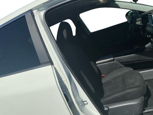 Used 2023 Nissan Rogue S AWD/4WD image 15