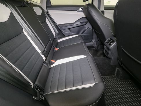 Used 2025 Volkswagen Taos SEL image 19