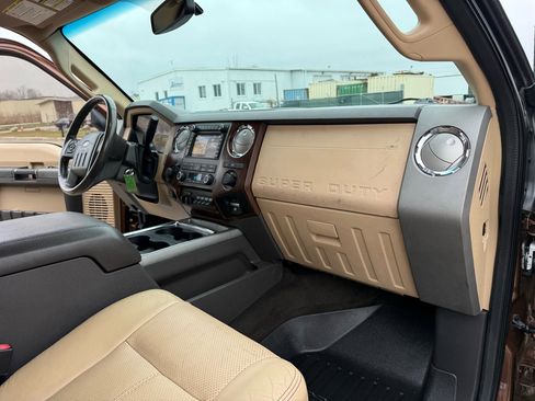 Used 2012 Ford F350 Lariat w/ Lariat Interior Pkg image 32