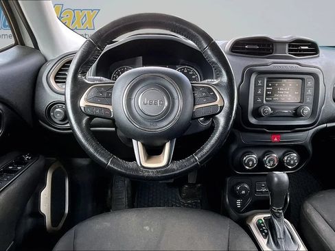 Used 2017 Jeep Renegade Latitude AWD/4WD image 8