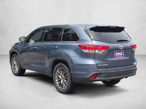 Used 2018 Toyota Highlander LE FWD image 8