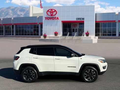 Used 2018 Jeep Compass Trailhawk w/ Cold Weather Group AWD/4WD image 3