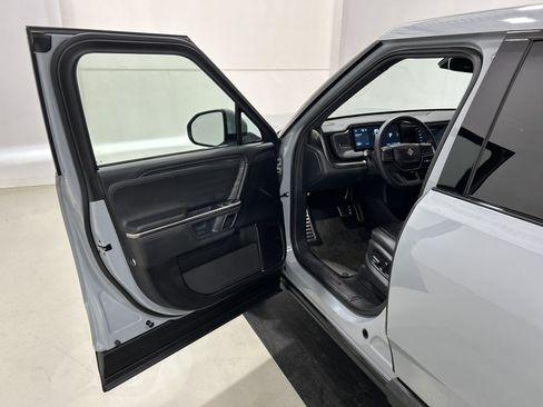 Used 2023 Rivian R1T Adventure AWD/4WD image 16