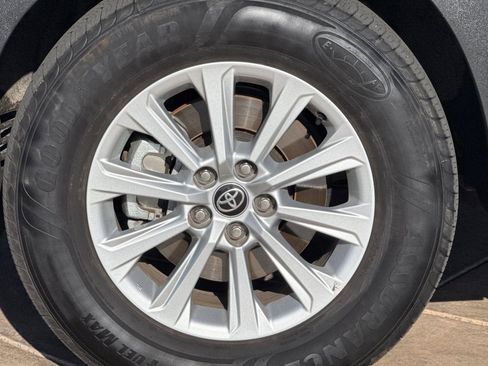 Certified 2025 Toyota Grand Highlander AWD image 33