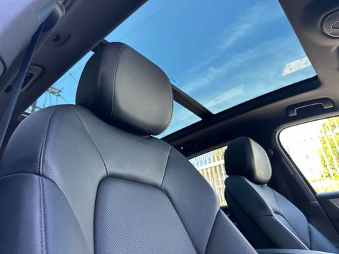 Certified 2025 Porsche Cayenne AWD/4WD image 18