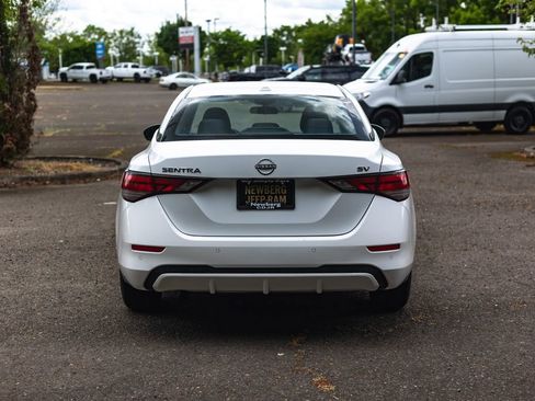 Used 2024 Nissan Sentra SV FWD image 9