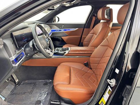 Used 2023 BMW i7 xDrive60 image 17