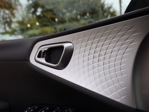 Certified 2023 Kia Soul LX w/ LX Technology Package image 22