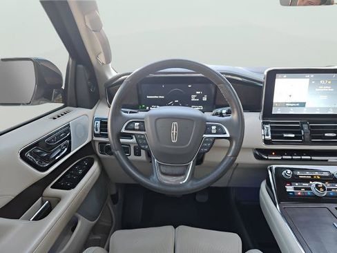 Used 2021 Lincoln Navigator Reserve w/ Luxury Package AWD/4WD image 10
