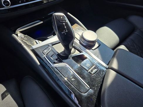 Used 2021 BMW 530i w/ Convenience Package image 20