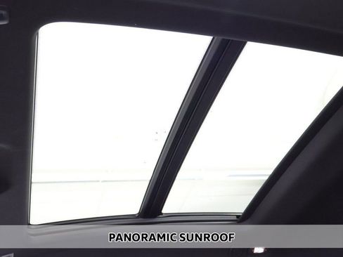 Used 2025 BMW X4 xDrive30i image 4