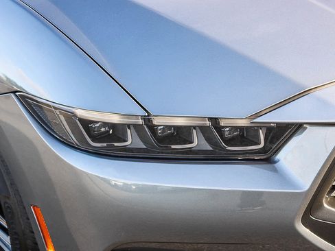 Used 2025 Ford Mustang Premium RWD image 4