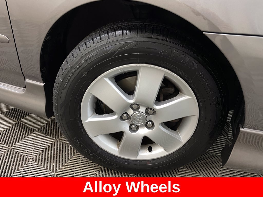 Used 2004 Toyota Corolla CE FWD image 41