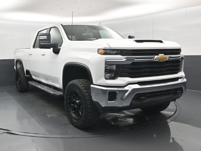 Used 2026 Chevrolet Silverado 2500 LT AWD/4WD image 1