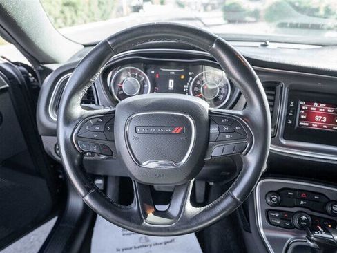 Used 2016 Dodge Challenger SXT image 11