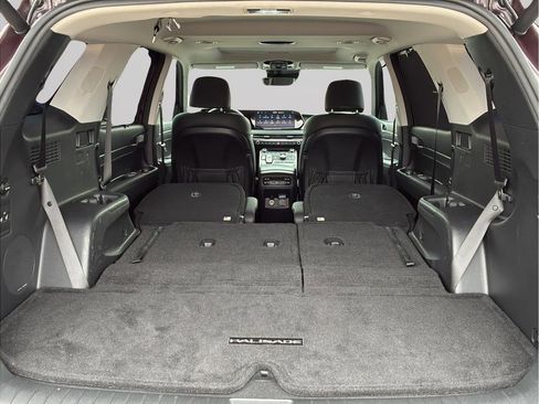 Used 2024 Hyundai Palisade SEL w/ Premium Package image 9