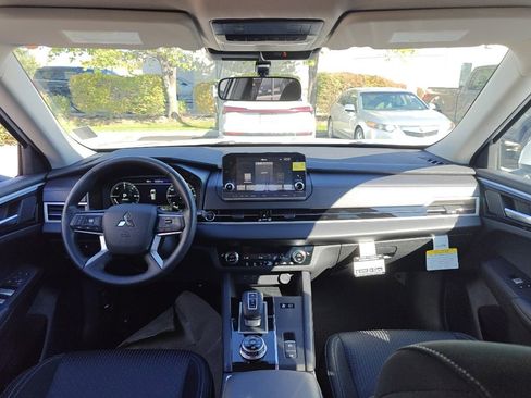New 2025 Mitsubishi Outlander ES image 22