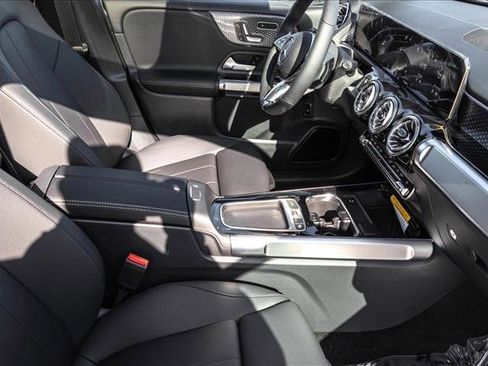 New 2026 Mercedes-Benz GLB 250 4MATIC image 29