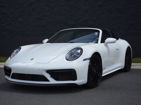 Certified 2022 Porsche 911 Targa 4 GTS AWD/4WD image 1