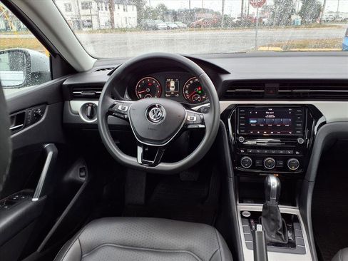 Used 2021 Volkswagen Passat 2.0T SE image 14