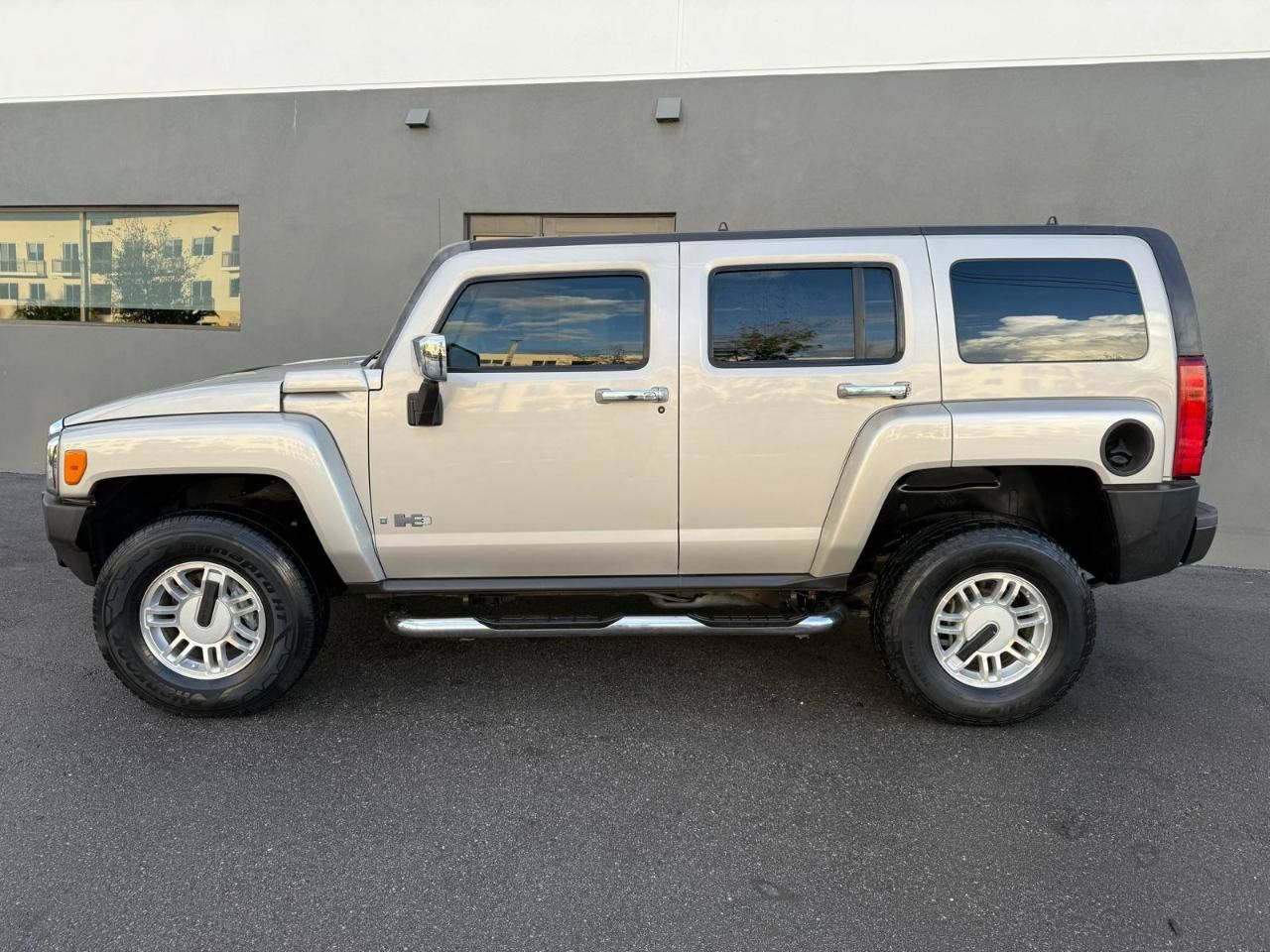Used 2006 HUMMER H3 w/ Chrome Appearance Package AWD/4WD image 9