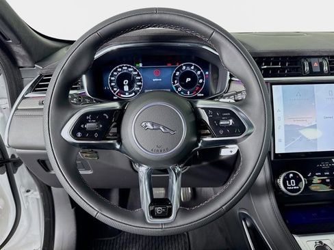 New 2026 Jaguar F-PACE SVR image 12