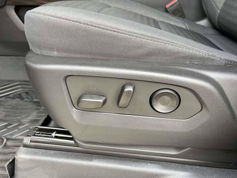 Used 2022 Chevrolet Silverado 1500 LT Trail Boss w/ LPO, Dark Essentials Package AWD/4WD image 18