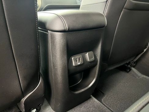 Used 2021 GMC Canyon Denali image 19